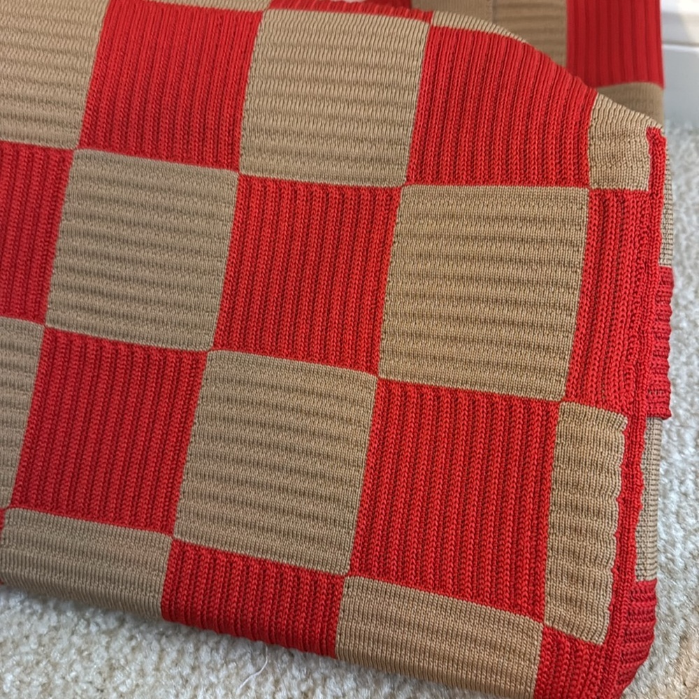 NWT Rothy’s lightweight tote bag in red and tan check pattern, no longer sold - Picture 7 of 10